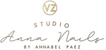logo dourada e branca